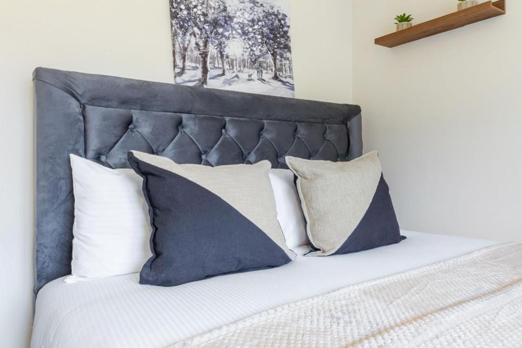 Isleworth Suites - Tw7 エクステリア 写真