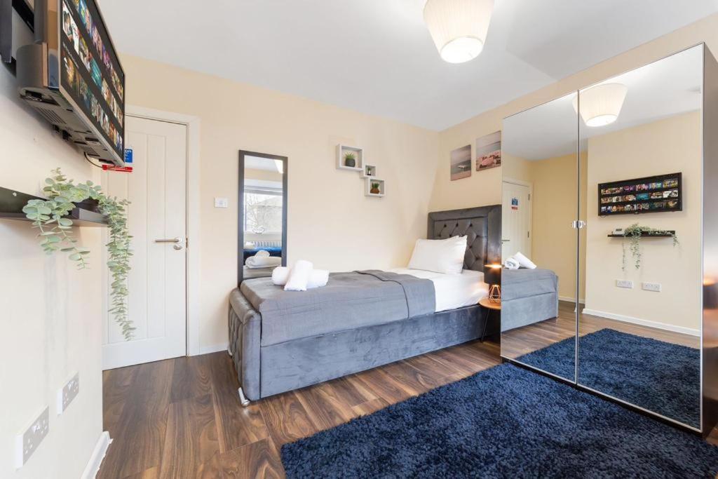Isleworth Suites - Tw7 エクステリア 写真