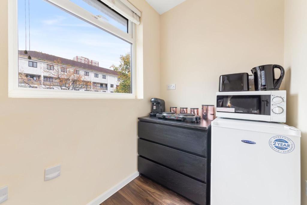 Isleworth Suites - Tw7 エクステリア 写真