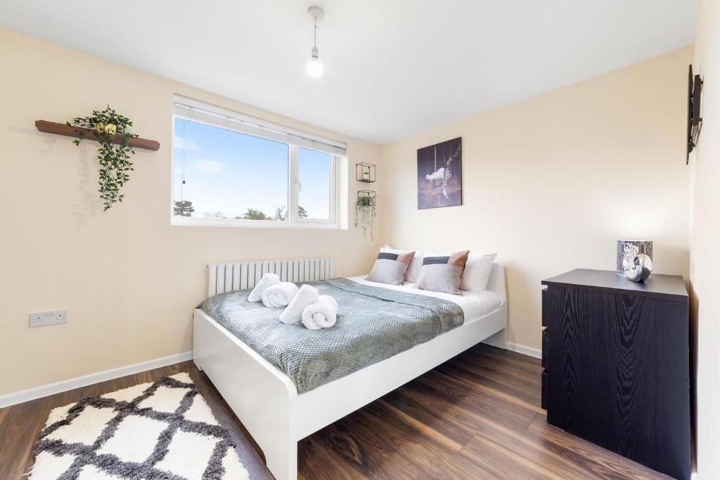 Isleworth Suites - Tw7 エクステリア 写真
